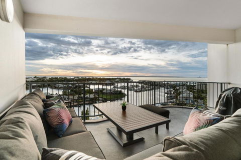 Anchor Point Penthouse 3BR With Marina Views - Pool - BBQs - Tourism Canberra 4