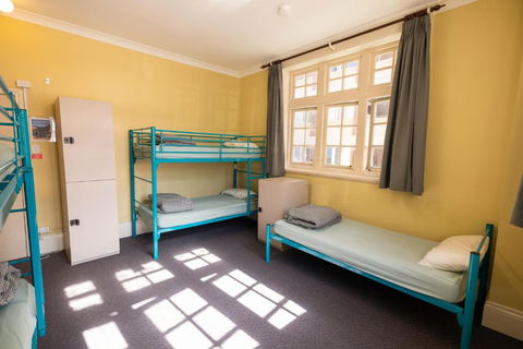 YHA Newcastle Beach - Tourism Canberra 2