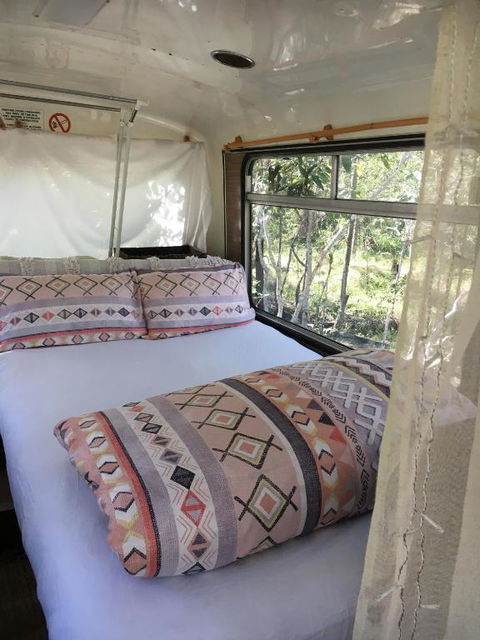 Yamba Hinterland Bush Retreat - Vintage Bus Stay - Tourism Canberra 2