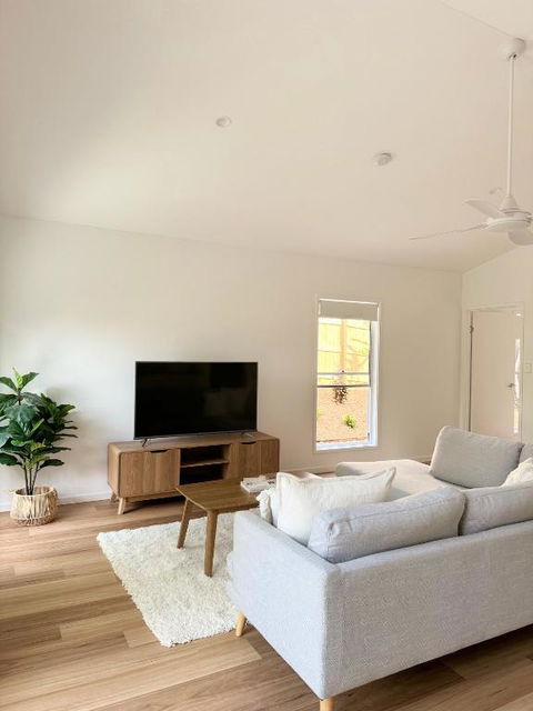 Yaroomba Guesthouse - Tourism Canberra 1