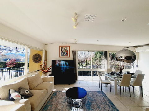 Yarralumla Sunny&open&comfy 3B&2B Home Near By A Lake And Shopping Centre - Tourism Canberra 1