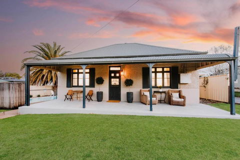 Yarranvale On Gladstone - A Gorgeous Country Abode - Tourism Canberra 1