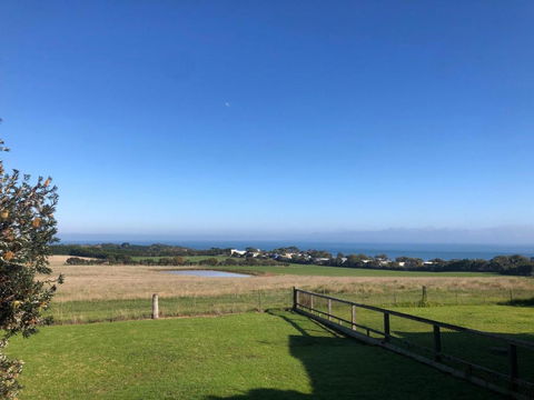 YOLO- Beach-house Views, Near Penguins, Nbn! - Tourism Canberra 1