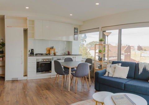 Your Melbourne Paradise By Ready Set Stay - Tourism Canberra 0