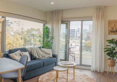Your Melbourne Paradise By Ready Set Stay - Tourism Canberra 3