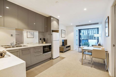 Your Own Oasis - Quiet One Bedroom Apt Near Crown - Tourism Canberra 2