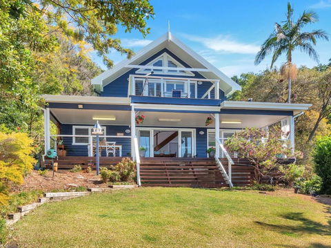 Your Perfect Waterfront Escape - Tourism Canberra 0