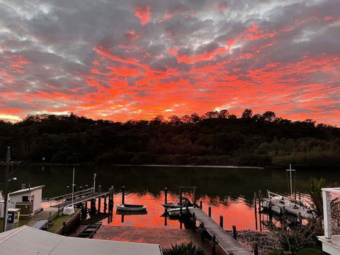 Your Perfect Waterfront Escape - Tourism Canberra 2