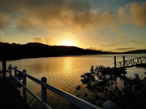 Your Perfect Waterfront Escape - Tourism Canberra 1