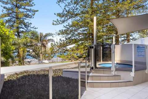 ZANZ205- Exclusive Outdoor Spa With Ocean Glimpses - Tourism Canberra 1