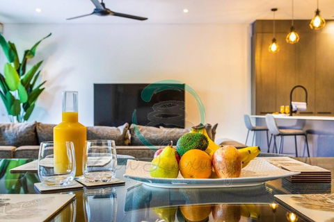 ZEN ARCTIC Luxury 2-Story T/House + Pool & Markets - Tourism Canberra 3