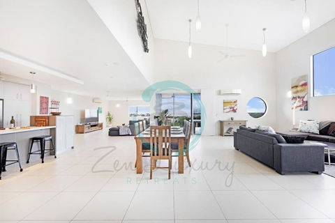 ZEN LUXURY: 2-Story 4-BR Penthouse In Darwin City With Mindal Markets & Harbour Views - Tourism Canberra 3