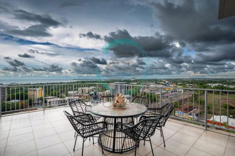 ZEN Pinnacle Penthouse (2) 3-BR Panoramic Retreat - Tourism Canberra 0