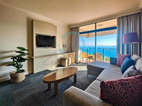 ZEN88 ESPLANADE: 1-BR Top Floor Ocean View Suite - Tourism Canberra 2