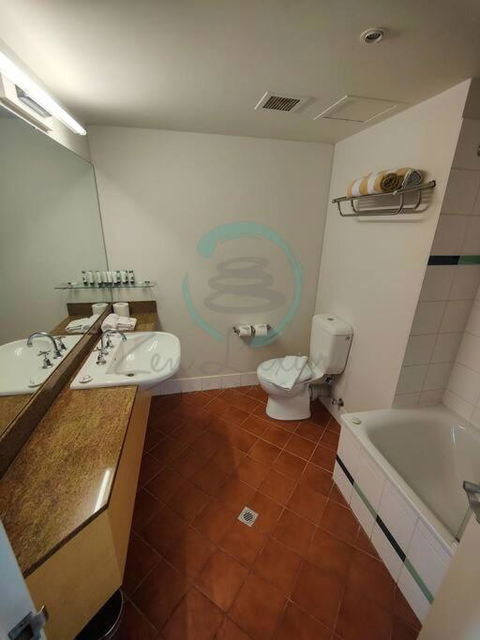 ZEN88 ESPLANADE: 1-BR Top Floor Ocean View Suite - Tourism Canberra 3