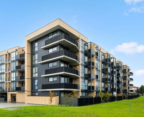 ZMITH Apartment - BROOKE, - Near AIS, GIO Stadium, UC, & Nth - Canberra Hospital - Tourism Canberra 1