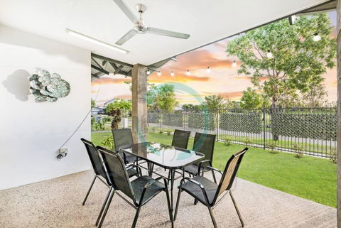 Zenhouse: Stylish Muirhead Home Near Park/Hospital - Tourism Canberra 1