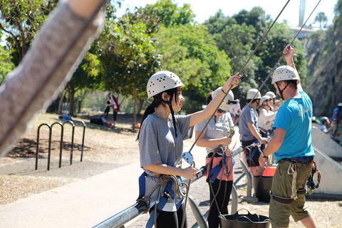 Rock Climbing At The Kangaroo Point Cliffs In Brisbane - Tourism Canberra 3