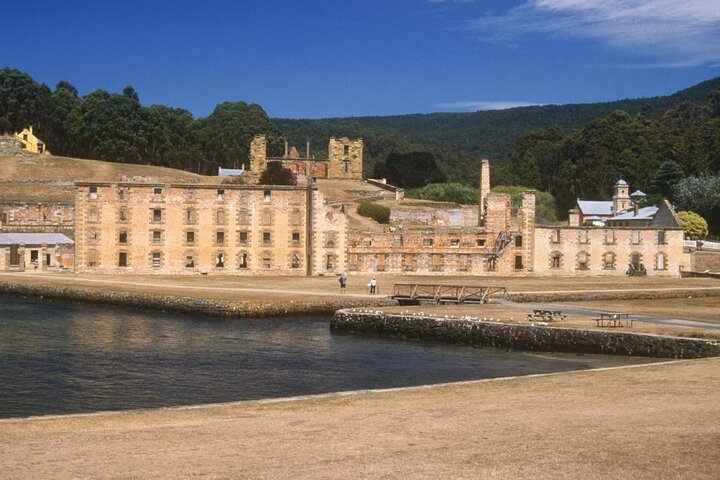  Tourism Canberra