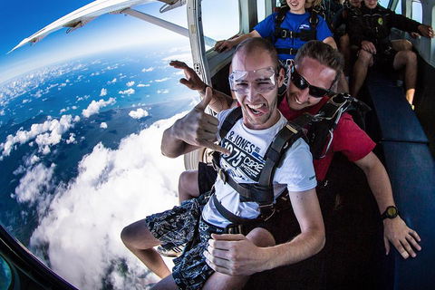 Reef And Rainforest Tandem Sky Dive In Cairns - Tourism Canberra 2