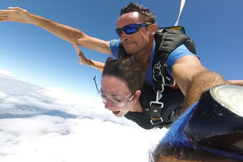 Reef And Rainforest Tandem Sky Dive In Cairns - Tourism Canberra 4