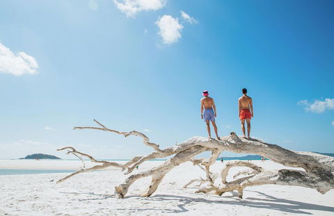 Whitehaven Beach And Hill Inlet Chill And Grill - Tourism Canberra 5