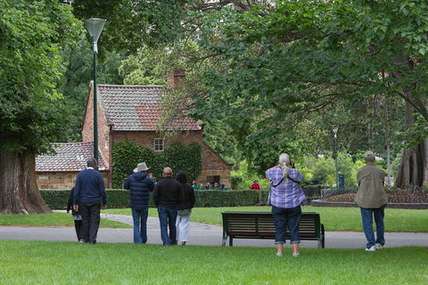 Small-Group Melbourne Sightseeing Tour - Tourism Canberra 1