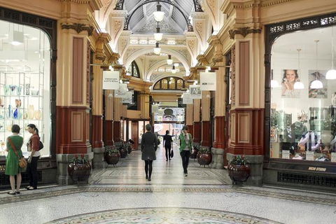 Small-Group Melbourne Sightseeing Tour - Tourism Canberra 2